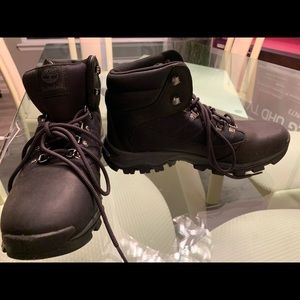 New Timberland Men’s Boots size 10.5